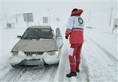 85 خودرو در محورهای برفی مازندران امدادرسانی شدند