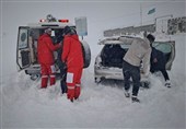 امدادرسانی به 559 گرفتار در برف و کولاک آذربایجان‌غربی