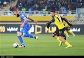 دیدار تیم های فوتبال  سپاهان و استقلال