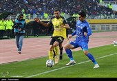دیدار تیم های فوتبال  سپاهان و استقلال