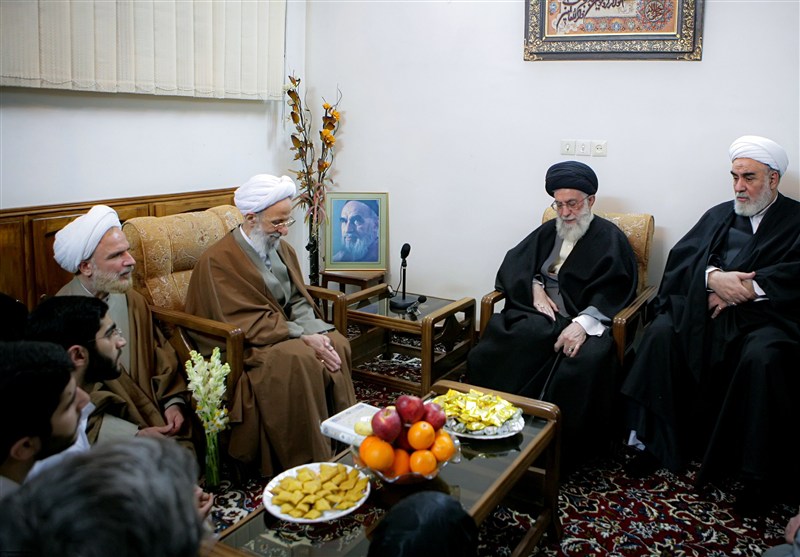 آیت الله مصباح یزدی , رهبر انقلاب ,