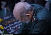 ادای احترام جانشین کل سپاه به مقام شهید سلیمانی در گلزار شهدای کرمان