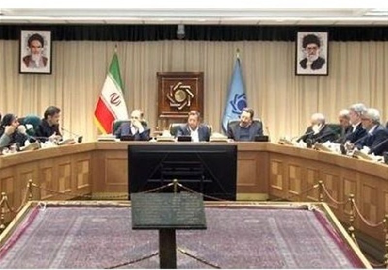 نشست اقتصادی دولت در بانک مرکزی؛ تأکید بر مهار قیمت کالاهای اساسی