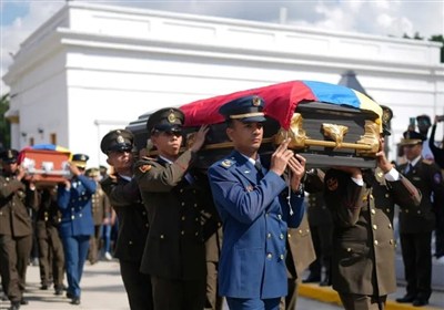 100 کشته در حمله آمریکا به ونزوئلا؛ مادورو و همسرش زخمی شدند