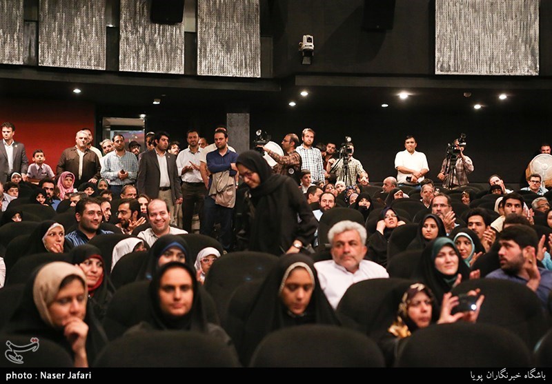 تقدیر از عوامل ویلایی ها