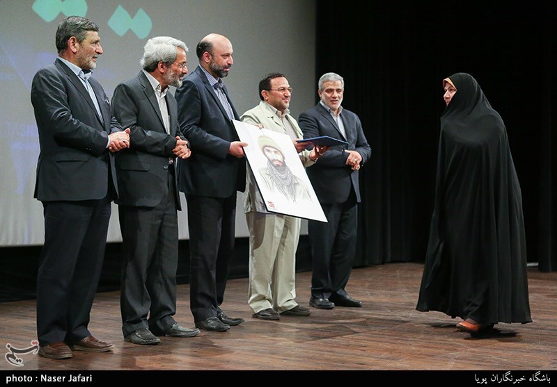 تقدیر از عوامل ویلایی ها