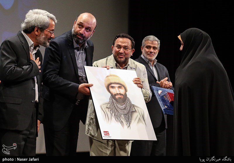 تقدیر از عوامل ویلایی ها