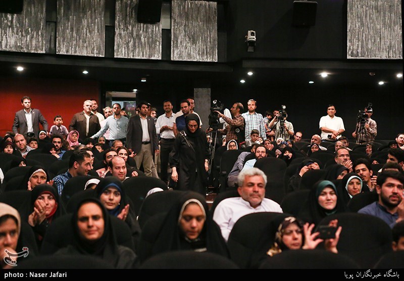 آیین تقدیر خبرگزاری تسنیم از عوامل ویلایی ها
