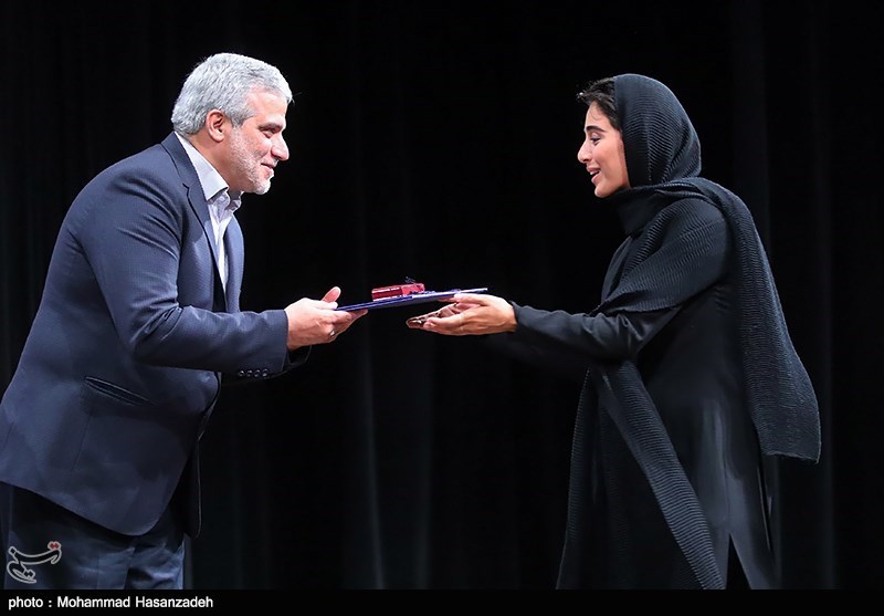 آیین تقدیر خبرگزاری تسنیم از عوامل ویلایی ها