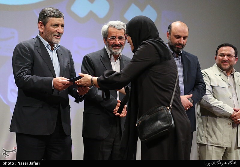 آیین تقدیر خبرگزاری تسنیم از عوامل ویلایی ها