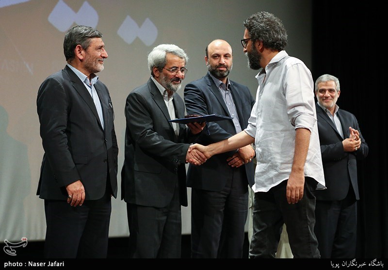 آیین تقدیر خبرگزاری تسنیم از عوامل ویلایی ها