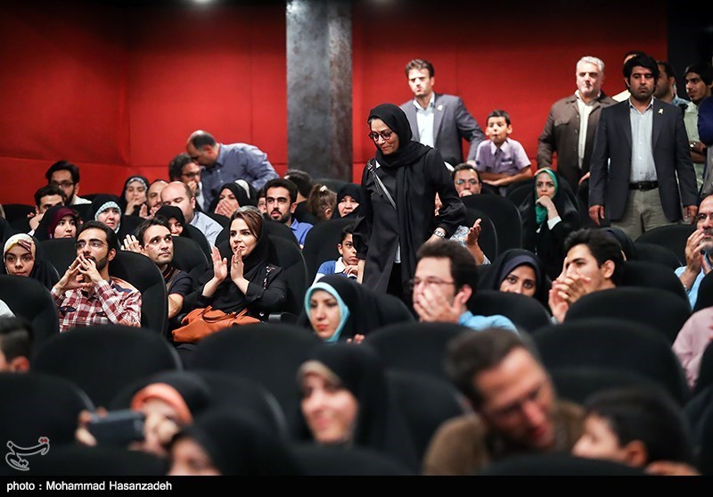 آیین تقدیر خبرگزاری تسنیم از عوامل ویلایی ها