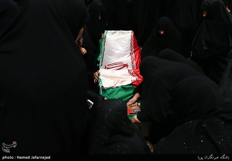وداع با پیکر مطهر شهید م ع حرم حمیدرضا ضیایی