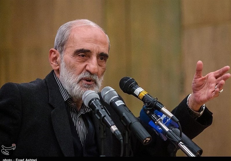 حسین شریعتمداری: اروپا می خواهد کلاه گشاد را با دست خودمان بر سرمان بگذارد