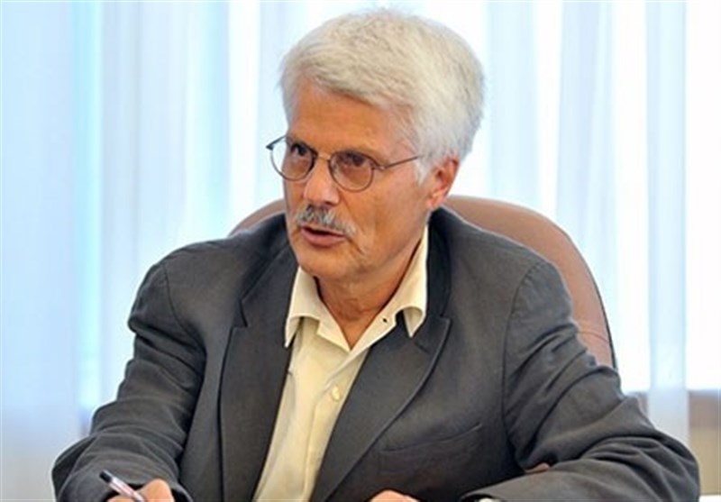 تحلیل اقتصاددان ایرانی مقیم ؛ تحریم و بحران ارزی منجر به سقوط اقتصاد ایران نمی شود